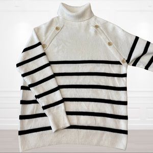 Women’s XL Turtleneck Sweater with Button Details